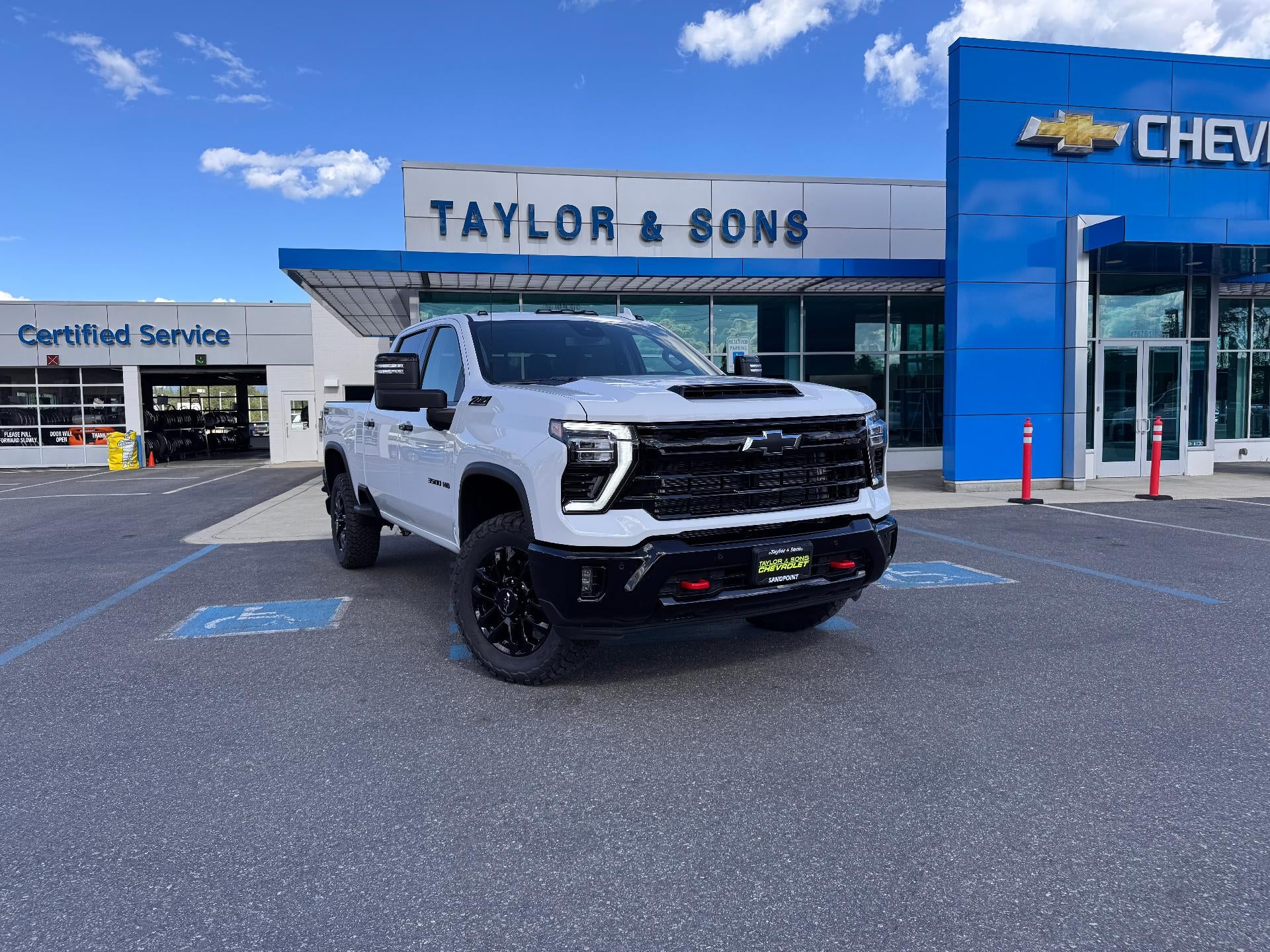 2026 Chevrolet Silverado 3500 HD LTZ / CREW / DMAX DIESEL / TRAIL BOSS / ADAPTIVE CRUISE / STANDARD BOX in Summit White — front...
