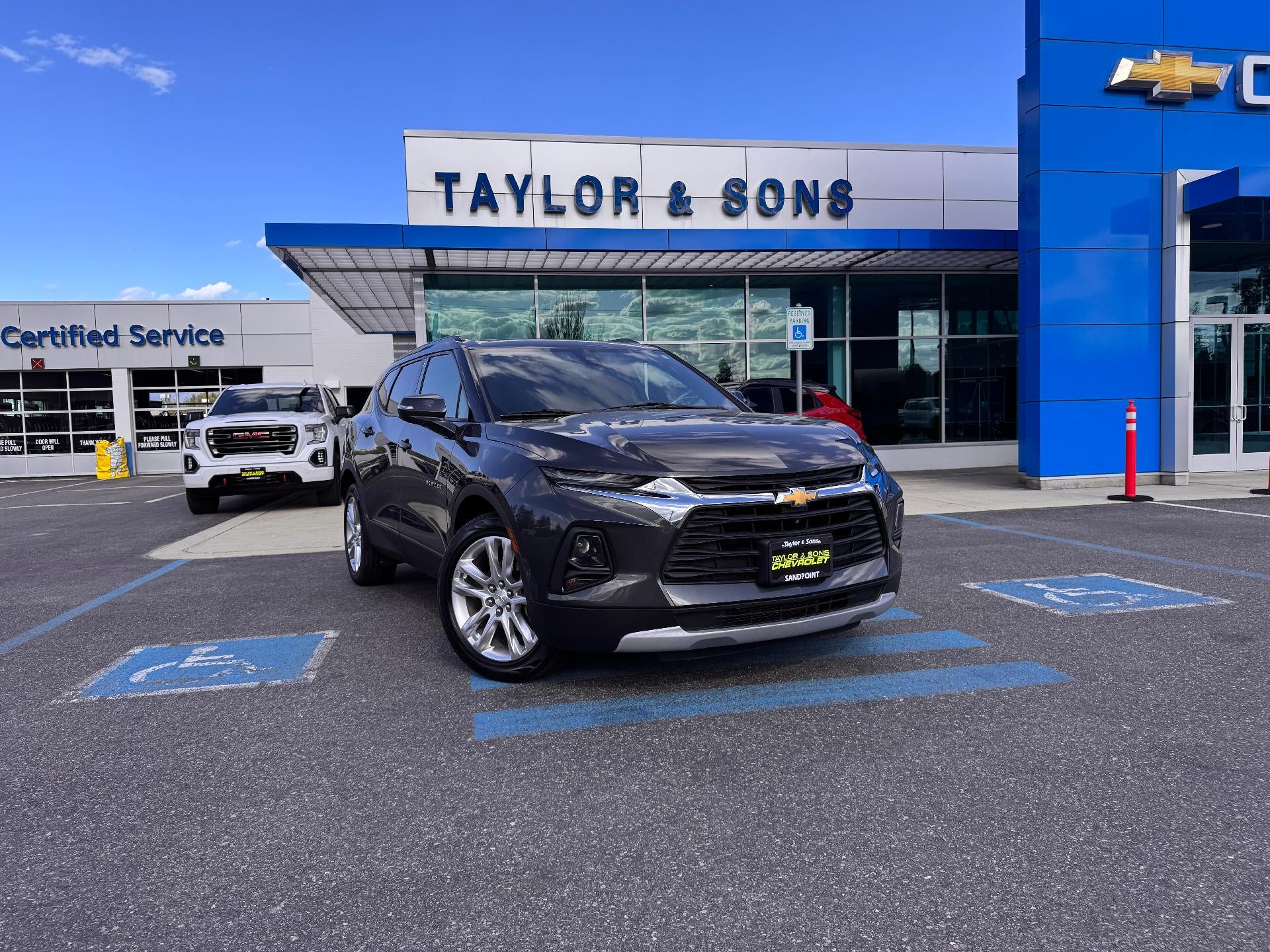 2019 Chevrolet Blazer 3LT / AWD / 3.6 LITER V6 / SUNROOF / SURROUND VISION / 46K MILES in Nightfall Gray Metallic — front three-quarter view